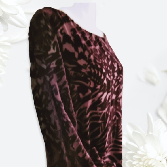 Taylor Dresses & Skirts - NWT Taylor dress in plum
